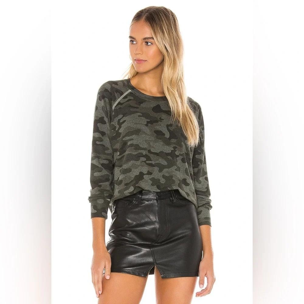 Sundry Camo Raglan pullover viscose medium jeans top casual cool mom anthro fun